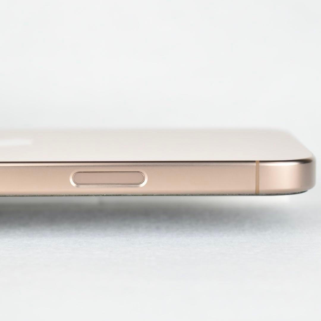 【保護ガラス装着済み】iPhone 16 Pro Max 1TB SIMフリー