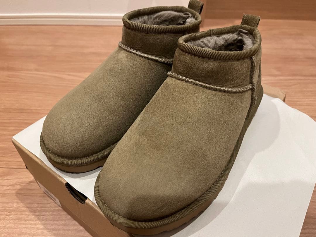 UGG クラシックウルトラミニ ベージュ 23