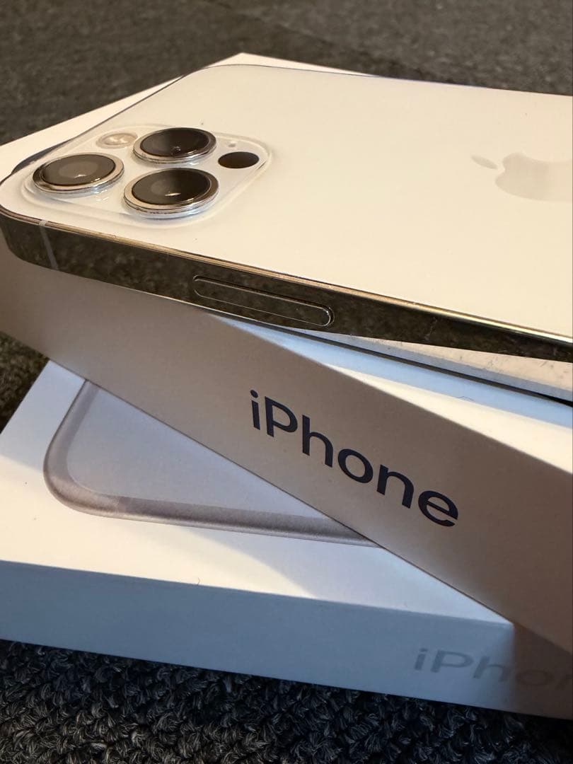 iPhone 12 Pro 256GB シルバー SIMフリー