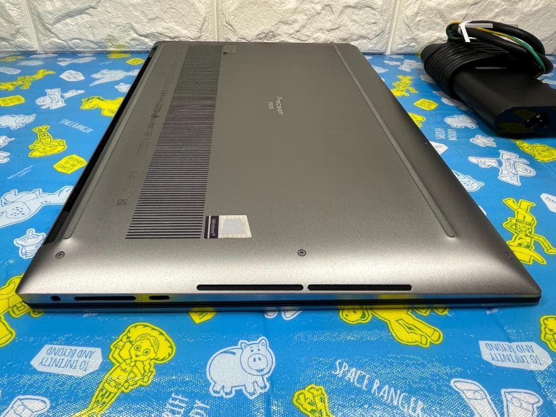 Precision 5550 超美品 UHD+ 15.6型 タッチ 限定品