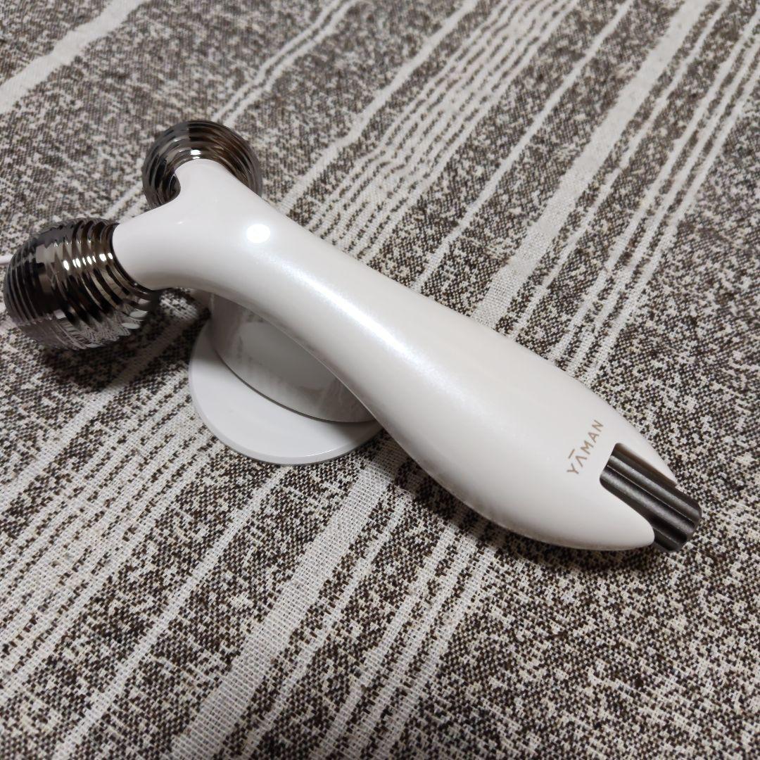 YAMAN 美顔器 美顔ローラー ヤーマン WAVY ホワイト EP-15W