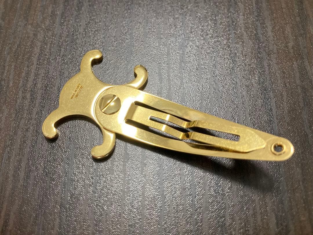 わ*め様 CELINE　トリオンフ スナップ ヘアクリップ