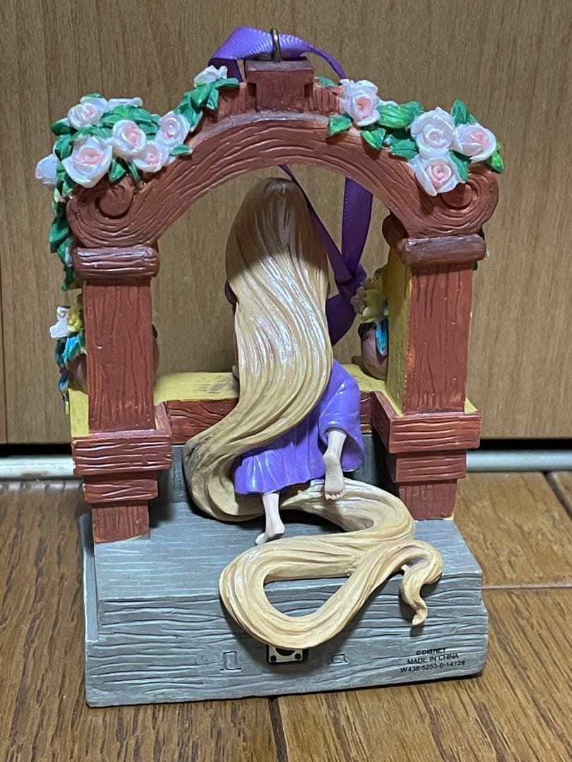 ラプンツェル パスカル　オーナメント フィギュア