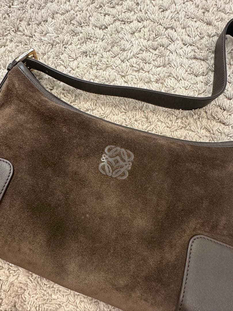 ロエベショルダーバッグ