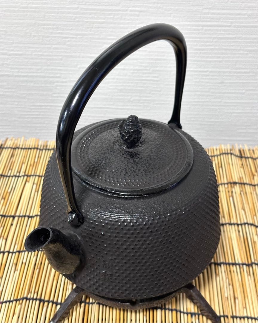 未使用品　工房和秋 金野 和秋作 １５型九重アラレ　南部鉄瓶　南部鉄器　鉄瓶