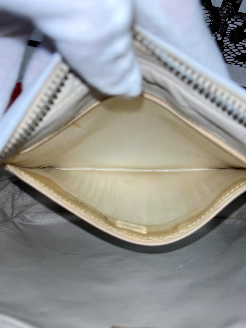 シャネル CHANEL マトラッセ ショルダーバッグ ホワイトゴールド G059