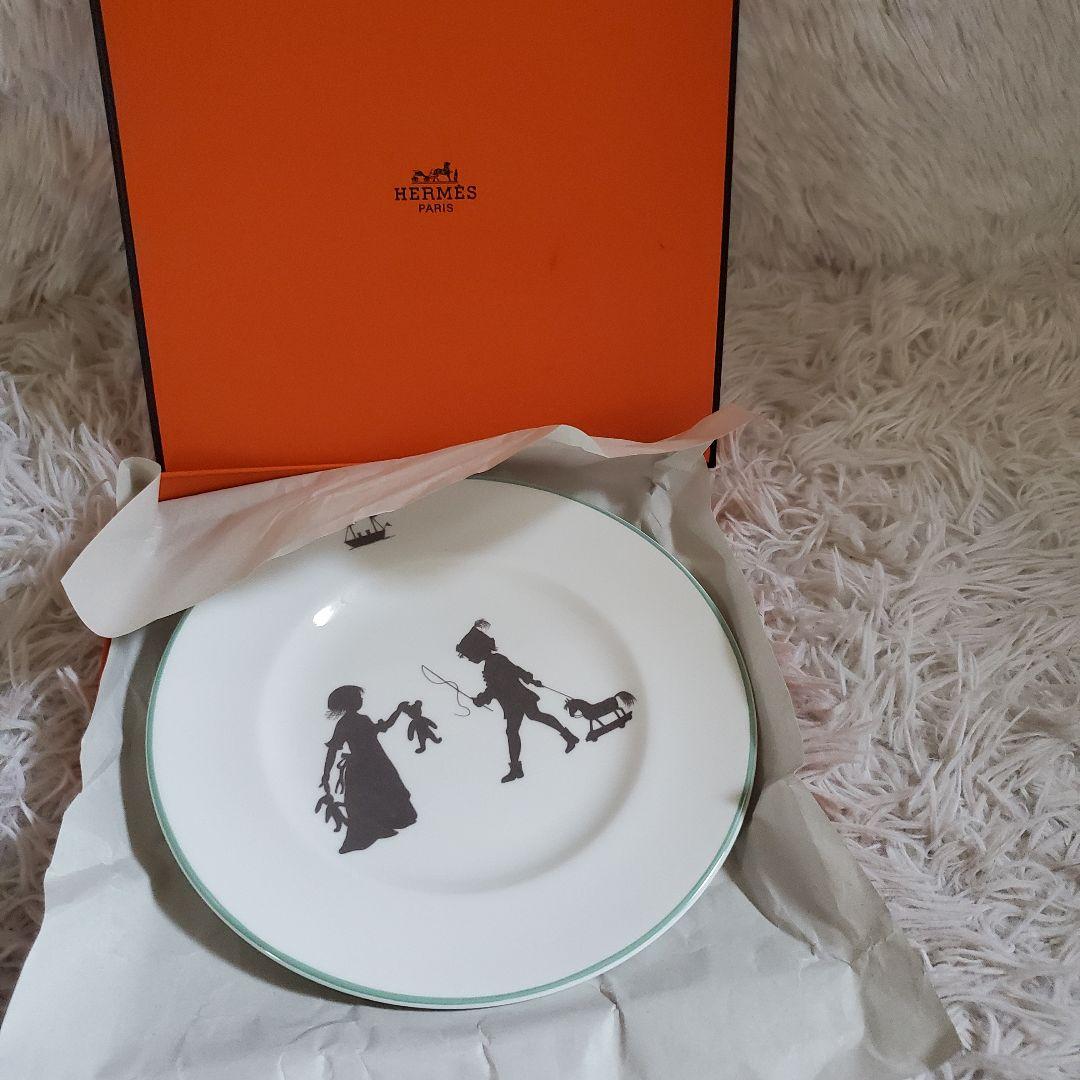 極美品 HERMES エルメス シルエット デザートプレート 20cm 箱付