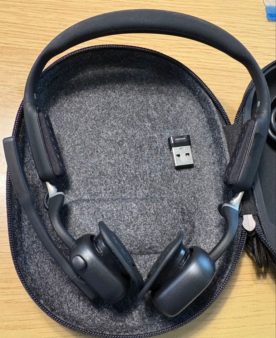 R Shokz OpenMeet UC USB-A