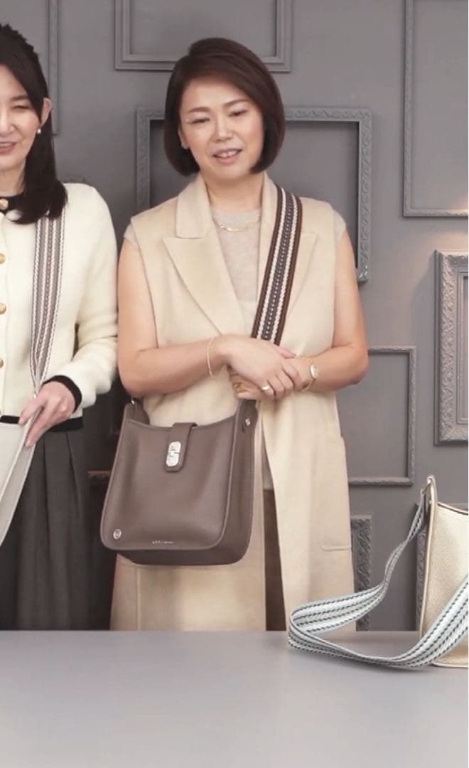 【美品】ADMJ アールデコモチーフ クロスボディバッグ