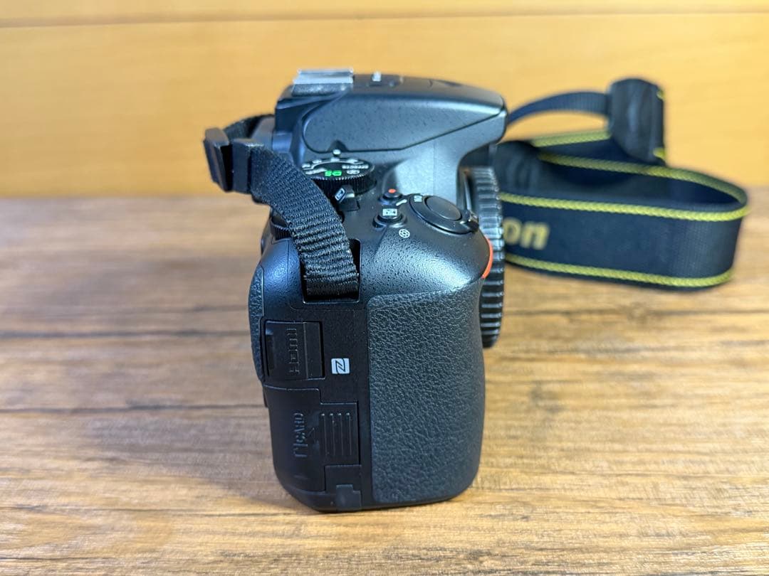 Nikon D5600 ダブルズームキット　一眼レフ　カメラ　レンズ　Wi-Fi