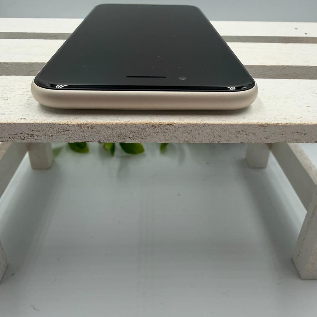 【美品】iPhone SE第3世代 64GB スターライト 376