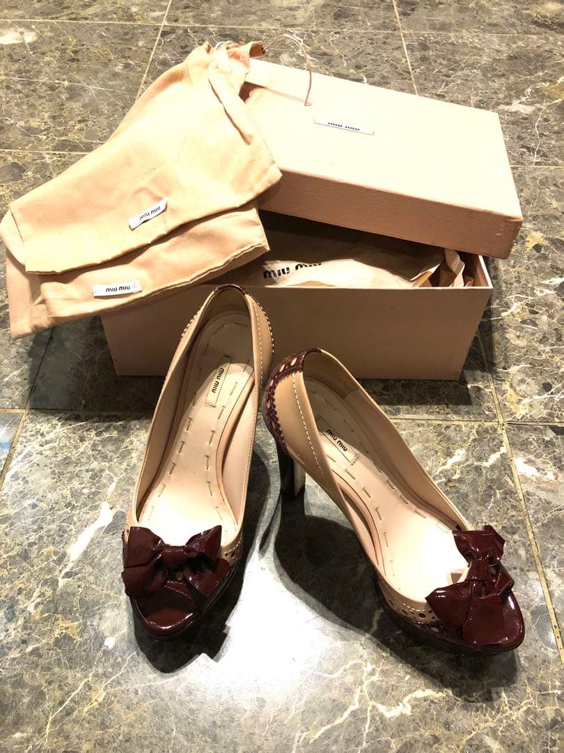 【最終大安売り！】miumiu ☆ エナメル サンダル 21.5cm