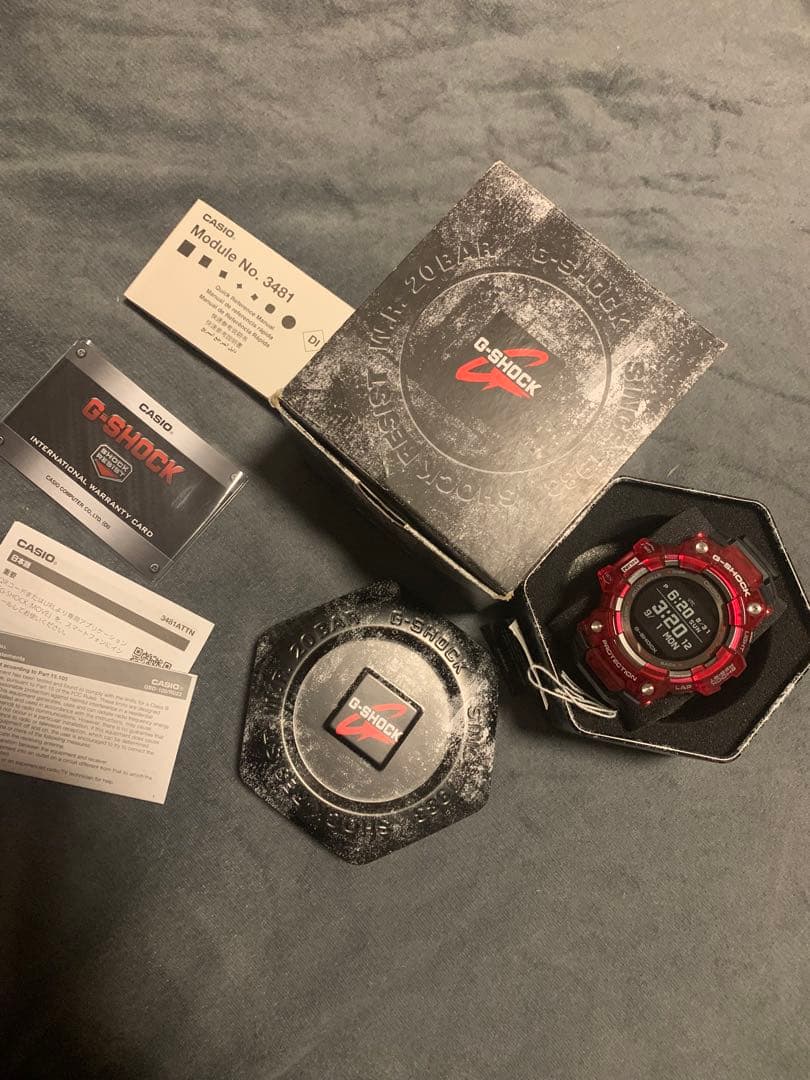 G-SHOCK GBD-100SM-4A1DR レッド