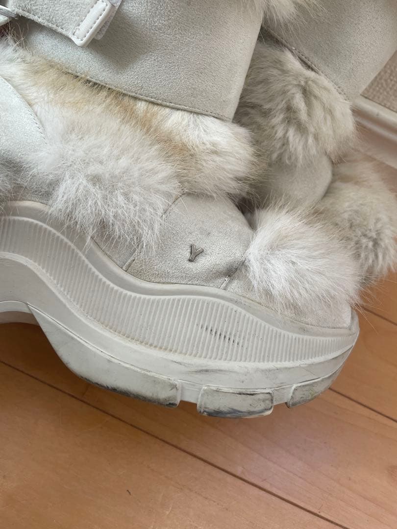 ポ*様 YELLO ホワイトファームートンブーツ S