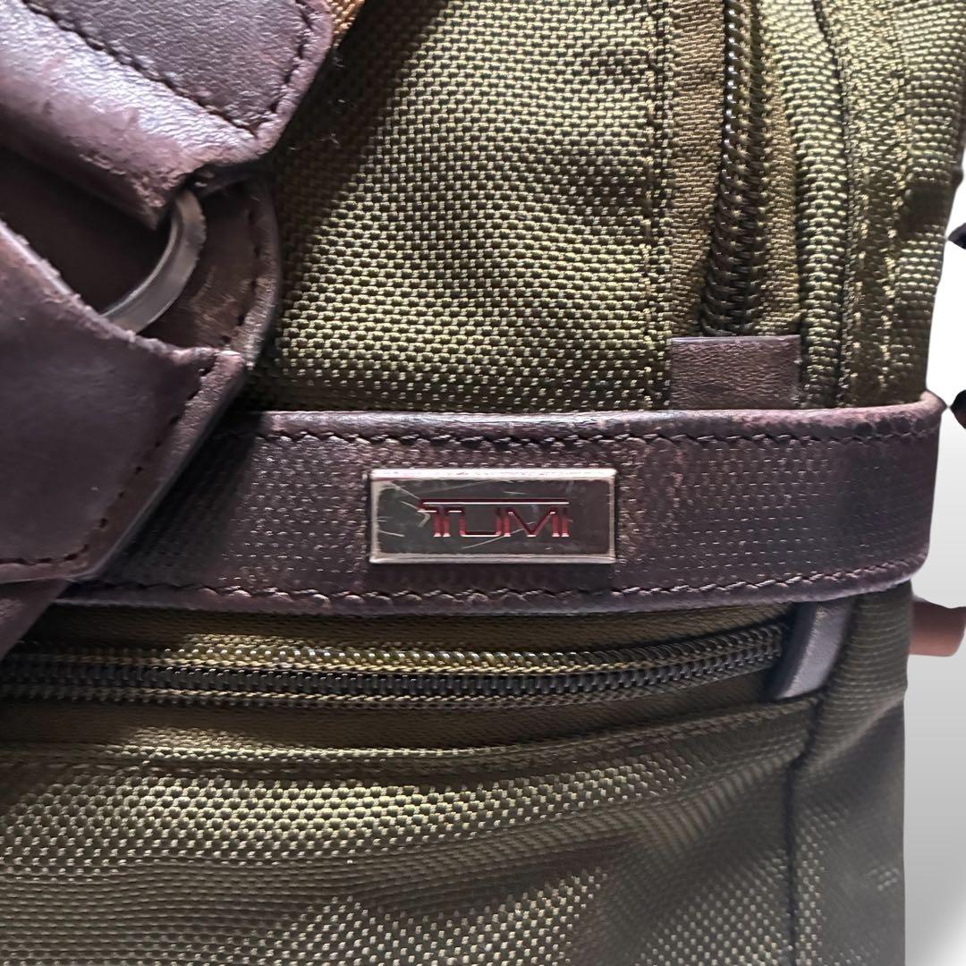 TUMI エクスパンダブル　ビジネスバッグ　2way カーキ　2層　大容量