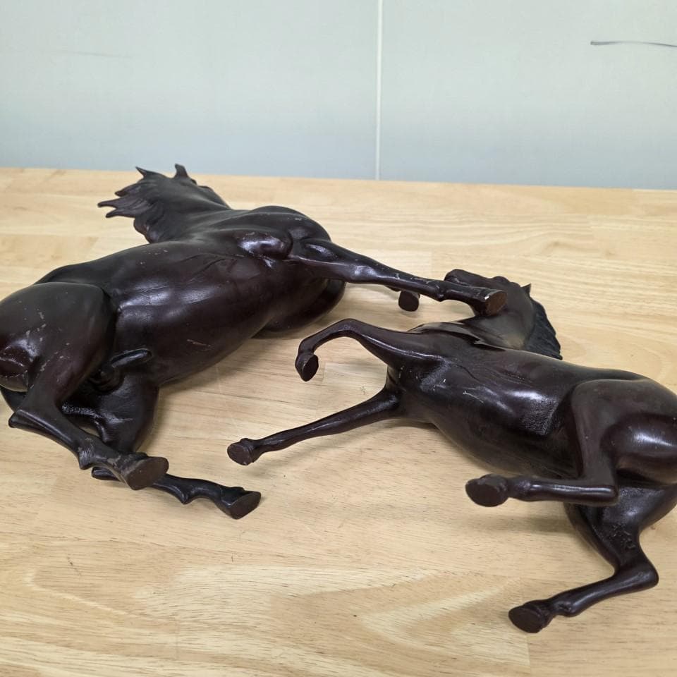 漆製 馬の彫刻 2体セット
