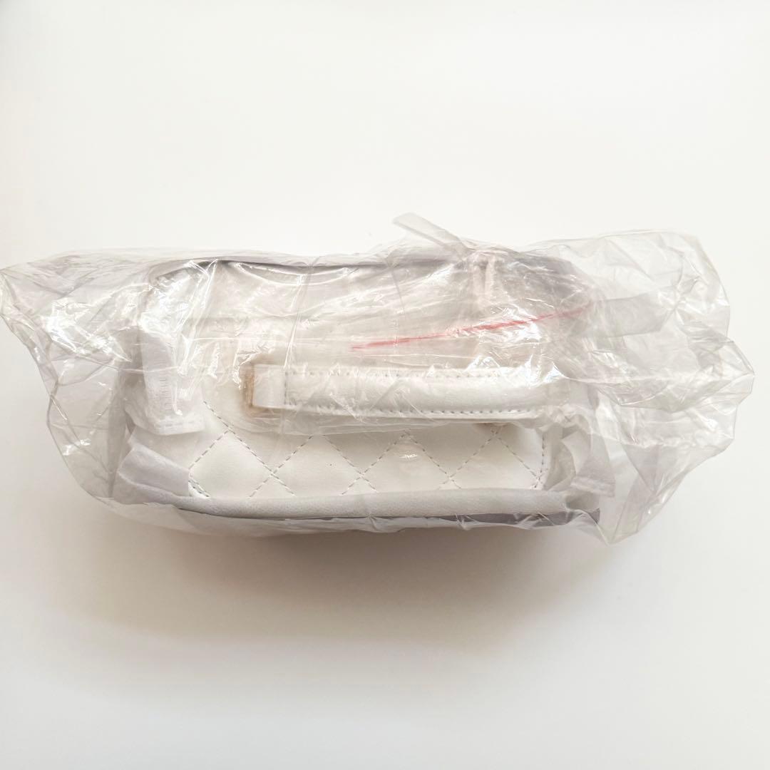 Darich キルティングスクエアミニバッグ ゴールドパーツ ホワイト 白