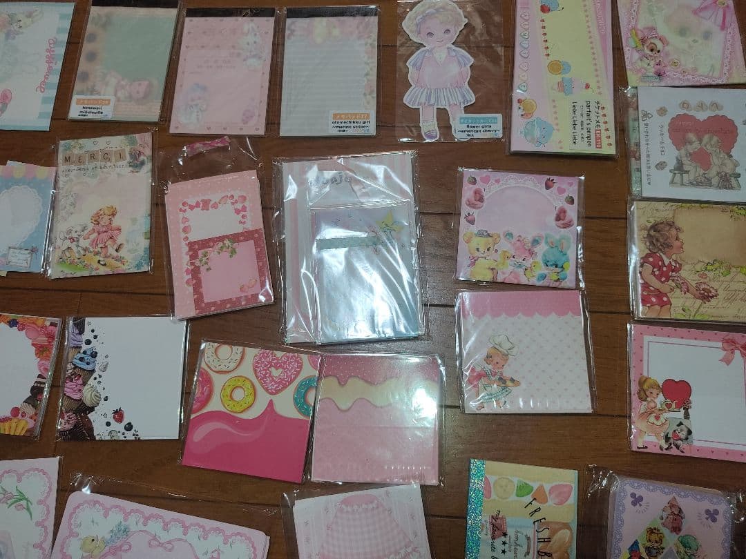 大量！素材紙 コラージュ おすそ分け 紙もの メモ用紙 まとめ売り 150冊位
