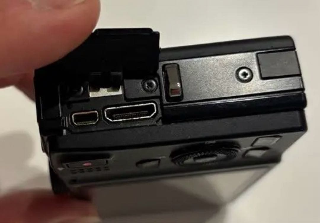 Nikon ニコン　COOLPIX S8200 動作確認済　本体・バッテリーのみ