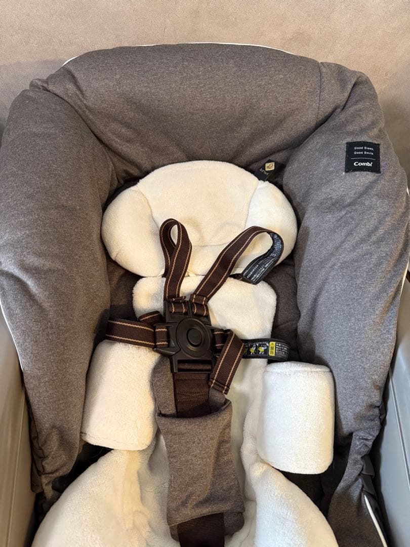 コンビ　ネムリラ AUTO SWING BEDi EG