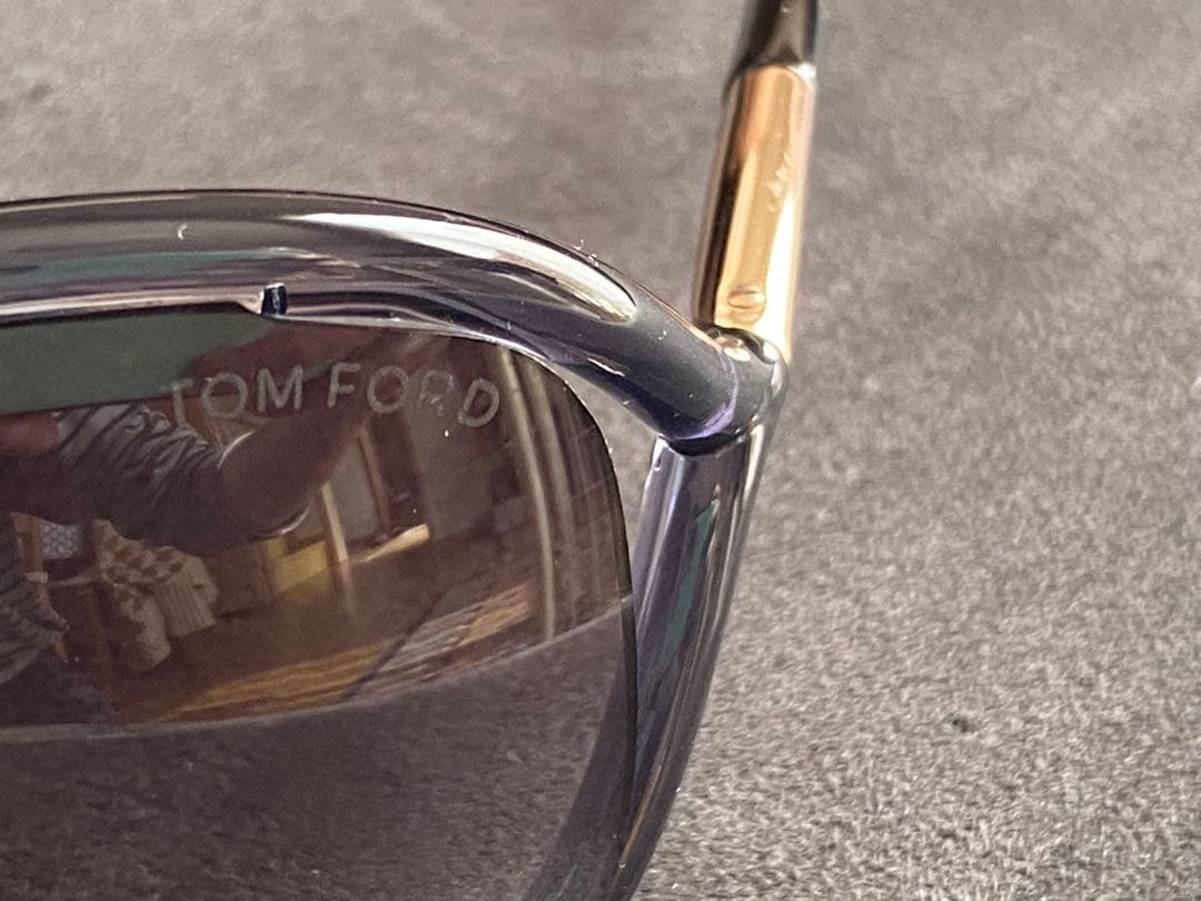 TOM FORD サングラス バタフライ形状