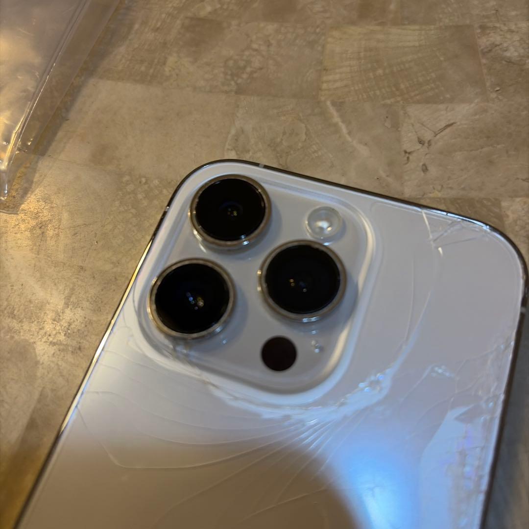 iphone 14pro 128gb シルバー 背面割れあり