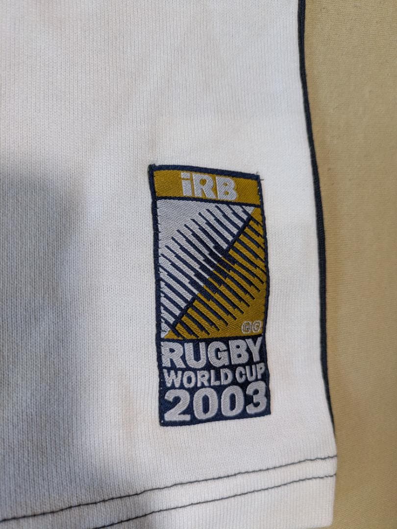 2003年のラグビーワールドカップ記念のポロシャツとマフラー