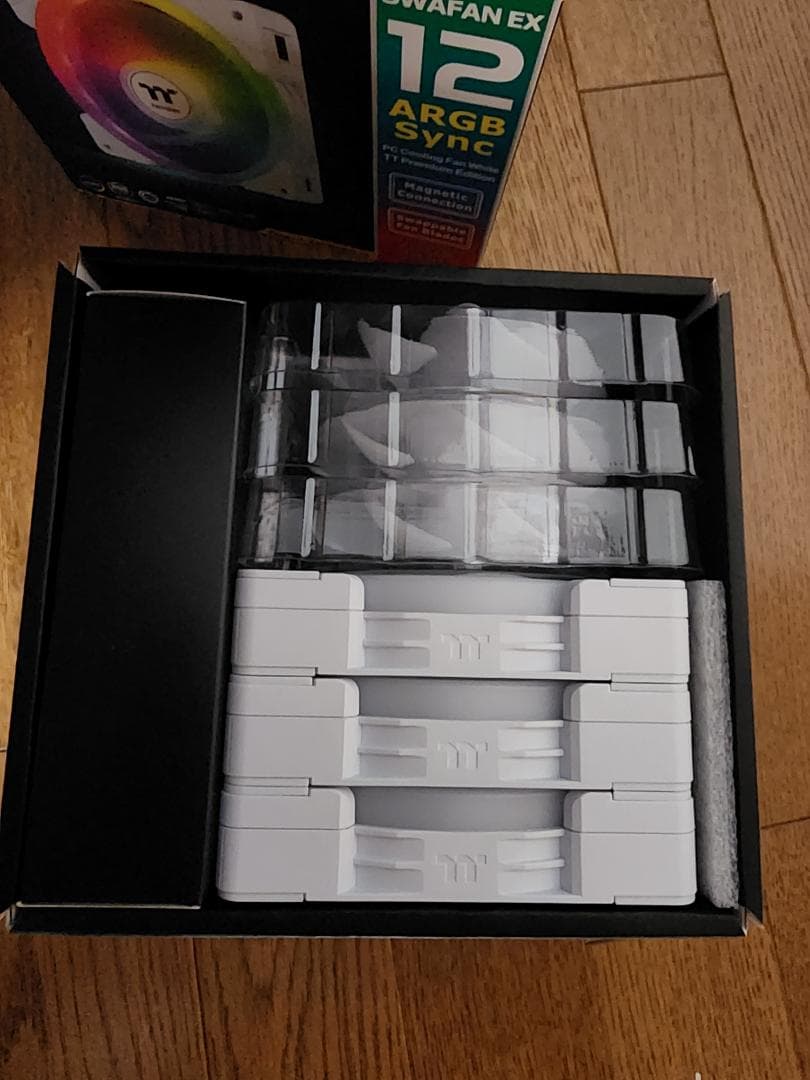 PC用ファン・クーラー Thermaltake SWAFAN EX 12 ARGB Sync