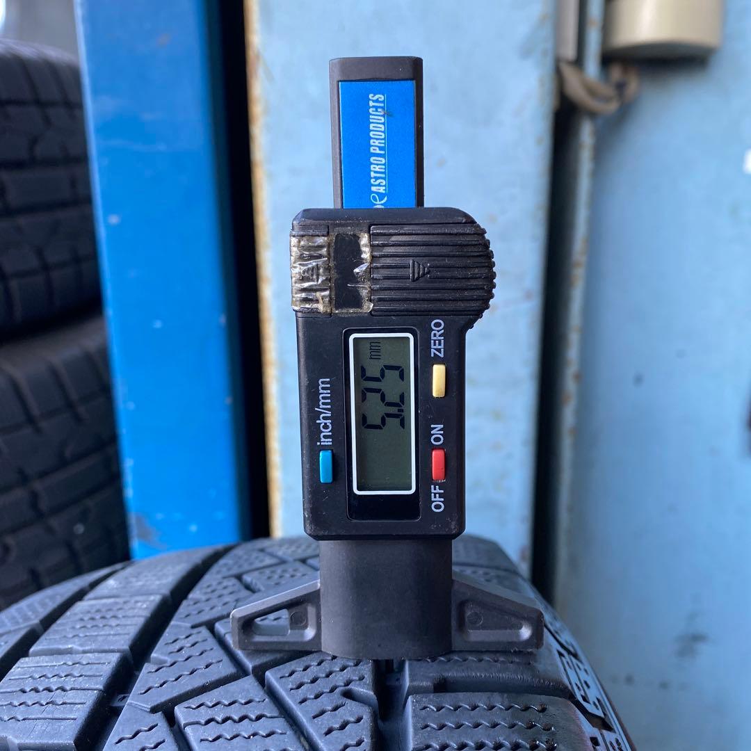 中古溝ありピレリスタッドレスセット175/65R15アクア、フィット　デミオ