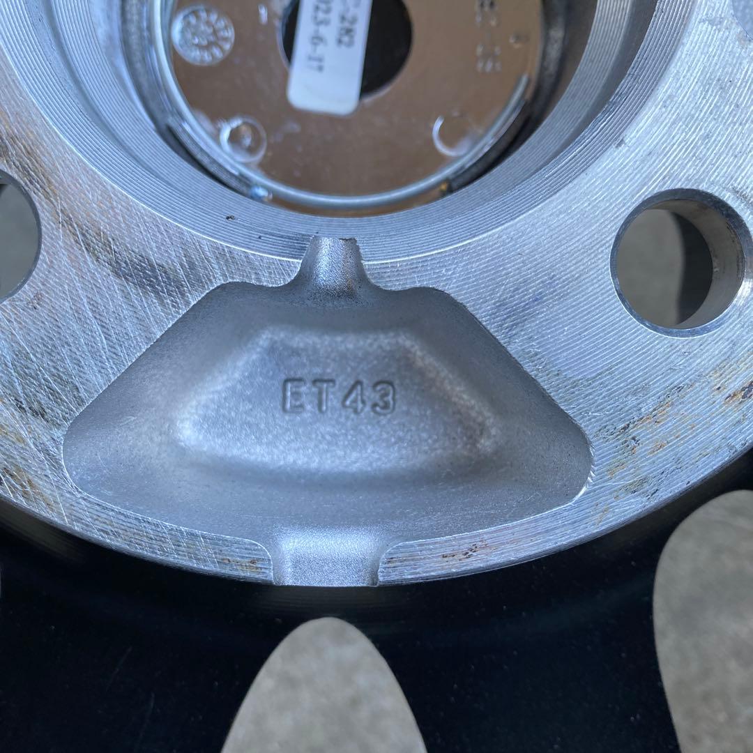 中古溝ありピレリスタッドレスセット175/65R15アクア、フィット　デミオ