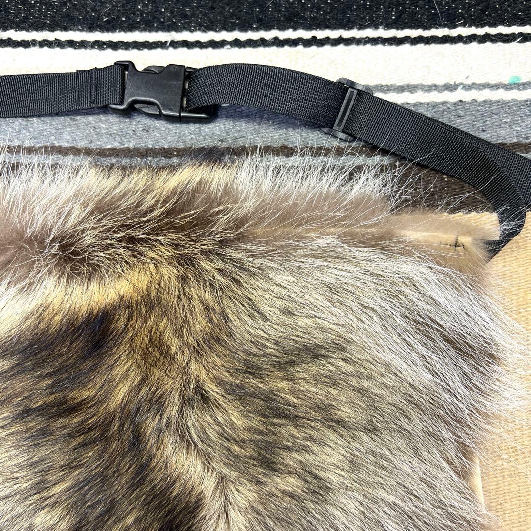 顔付　特大ラクーン　アライグマ　尻あて腰当　登山　キャンプ　スキー山伏　毛皮敷物