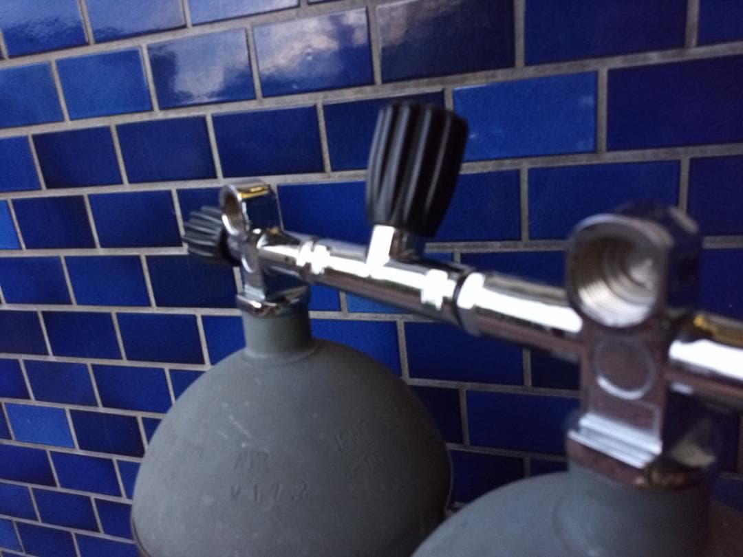 スキューバダイビング　メタリコン　ダブルタンク１４L x2　耐圧2026/6まで