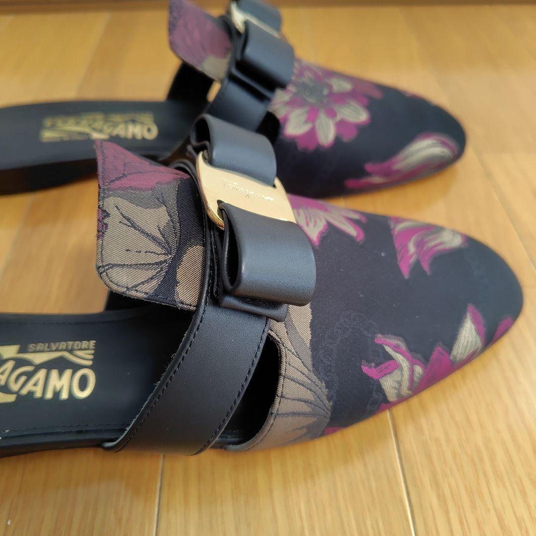 ✨️極美品✨️サルヴァトーレ フェラガモ ヴァラリボン　サンダルミュール送料無料