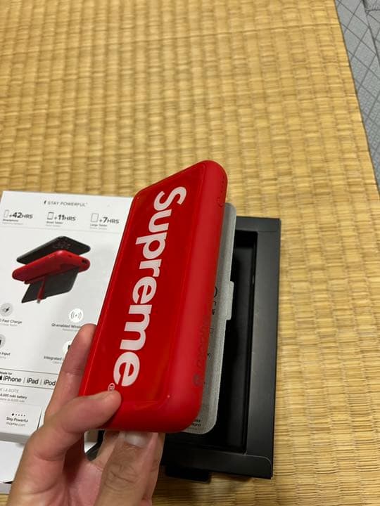 Supreme mophie® powerstation Plus XL red