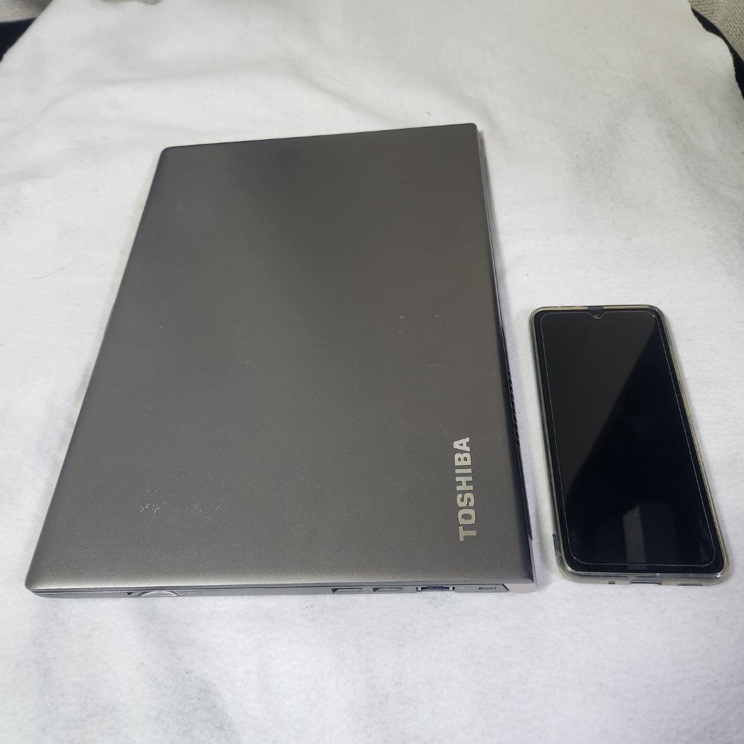 第8世代Core i7 8650U/16GB/512GB/Photoshop