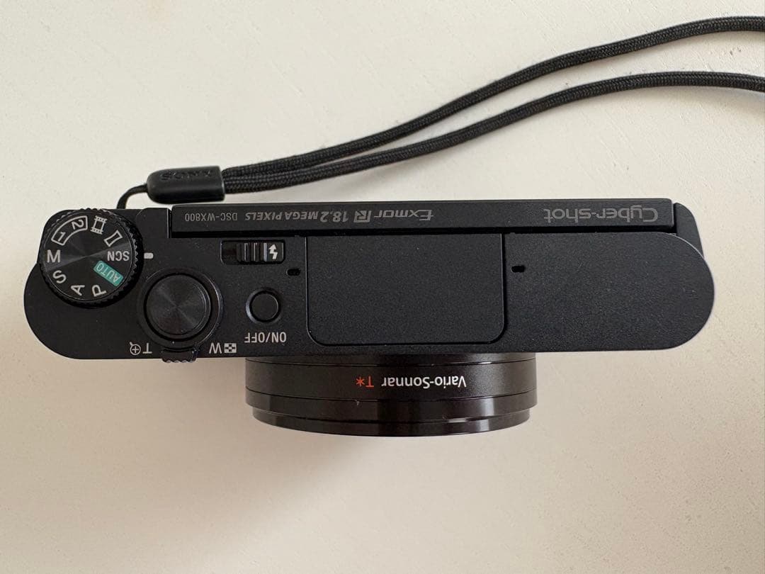 しろくろ　SONY Cyber-shot DSC-WX800