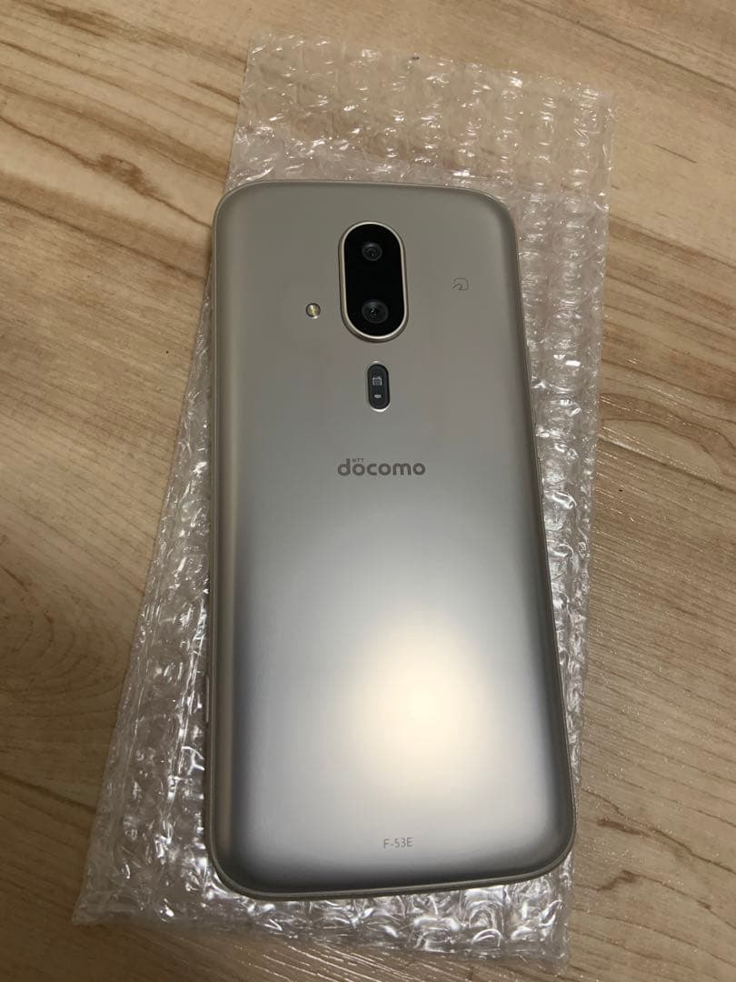 Docomo F-53E 2025/12購入新品同様、正常動作、スマートフォン