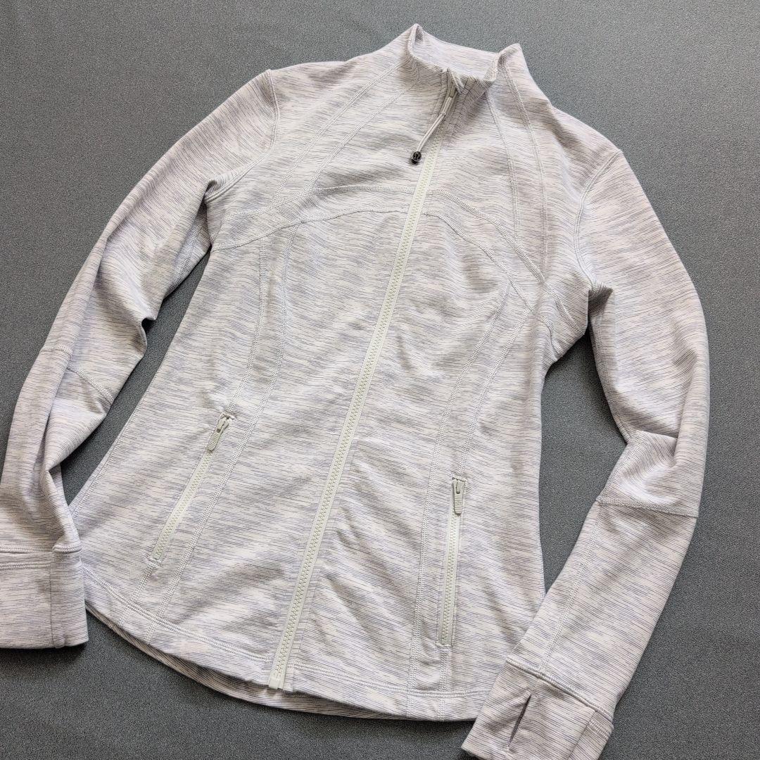 【極美品】ルルレモン　クロップDefineジップアップスウェットジャケット 8