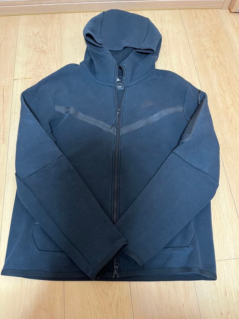 ナイキ　テックフリース　Lサイズ