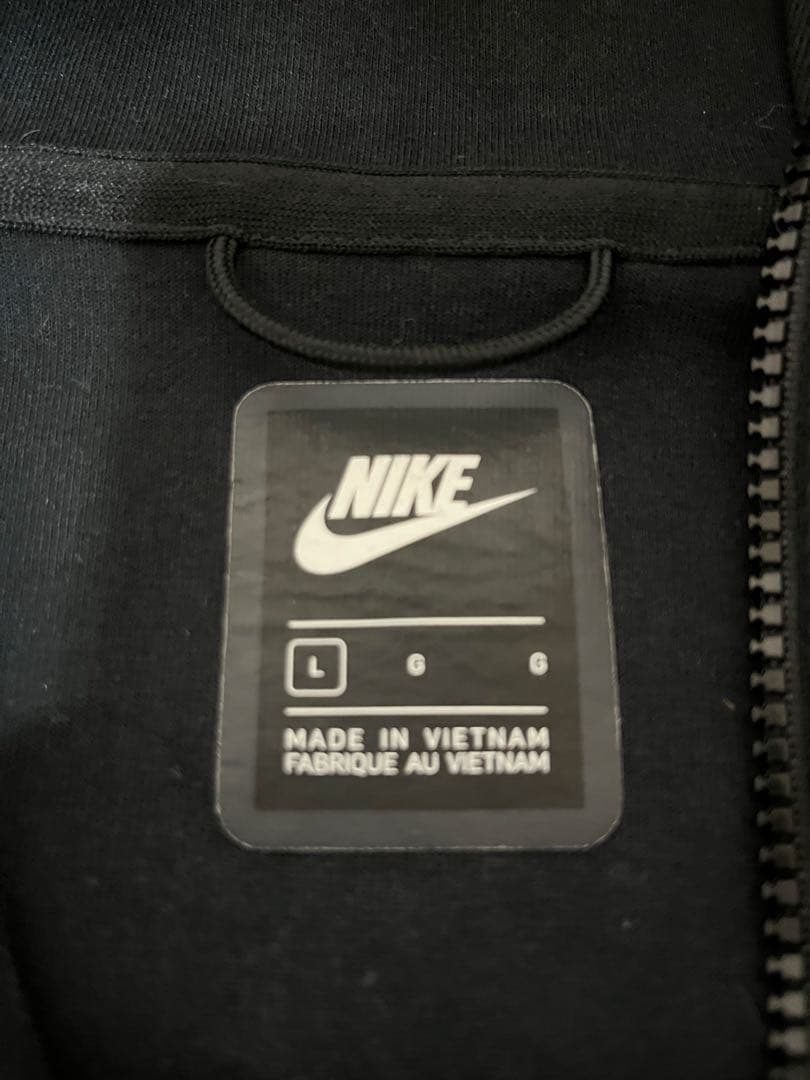 ナイキ　テックフリース　Lサイズ