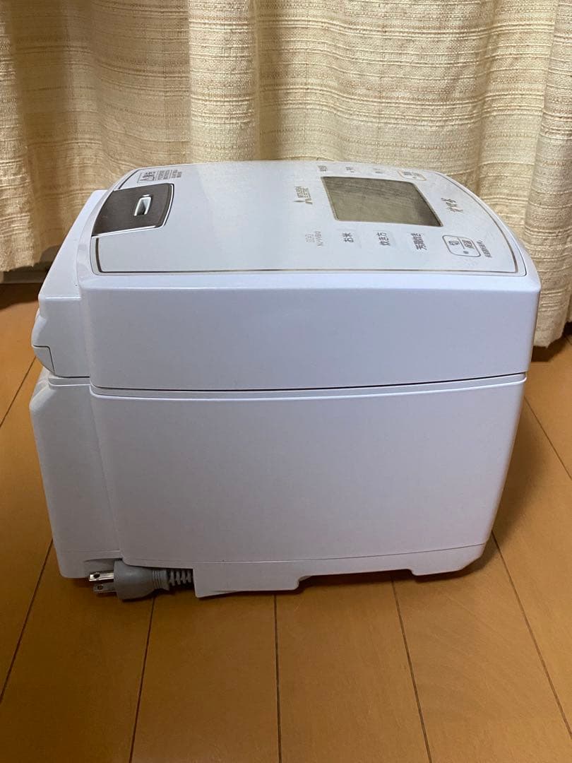 極美品　三菱IH炊飯器 5.5合 炭炊釜 NJ-VVB10-W 2021年製