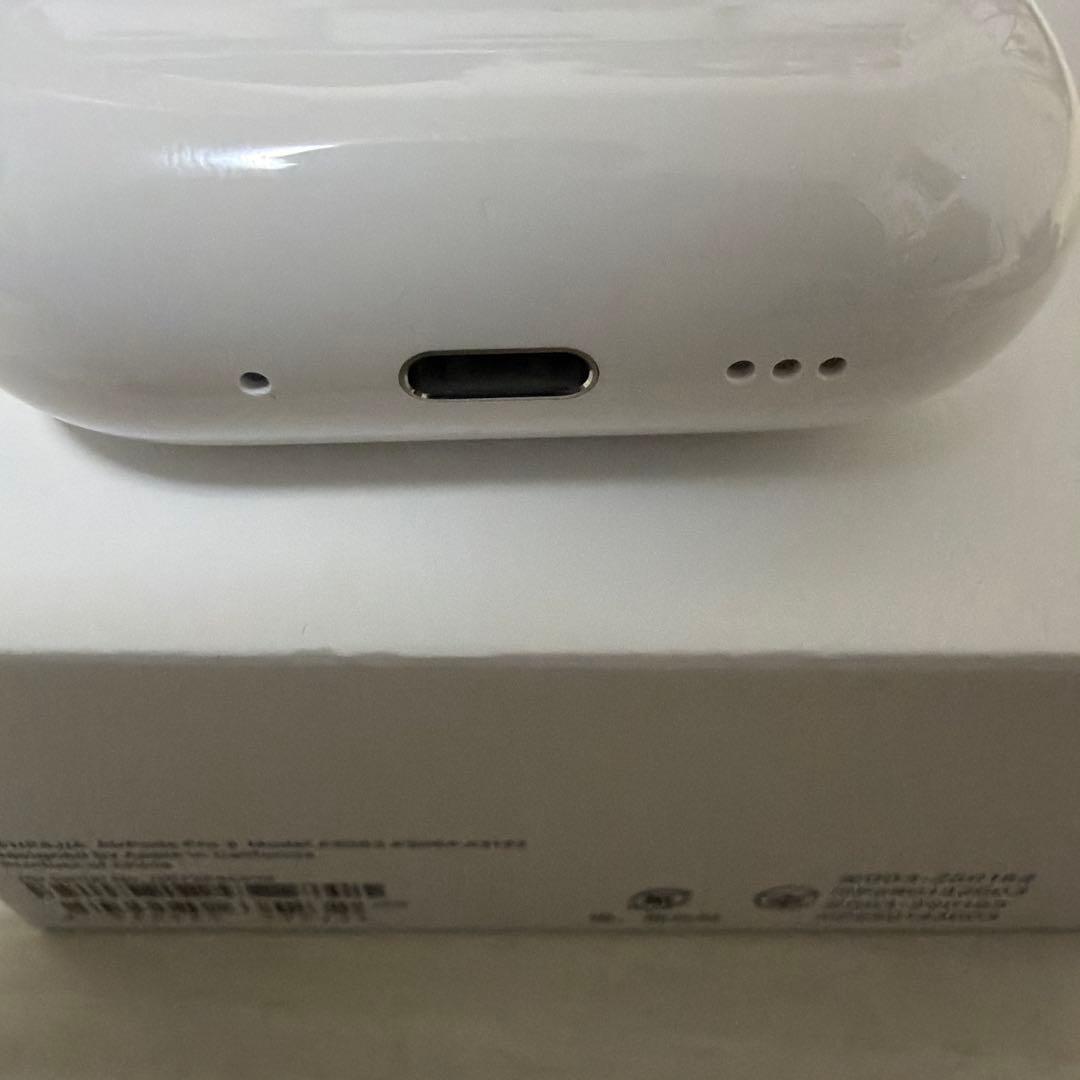 美品 Apple AirPods Pro3 ESRケース付き