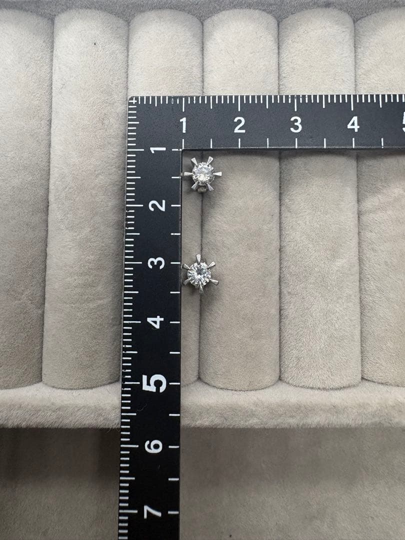 計0.66ct pt900刻印 一粒ダイヤモンドピアス　ペア