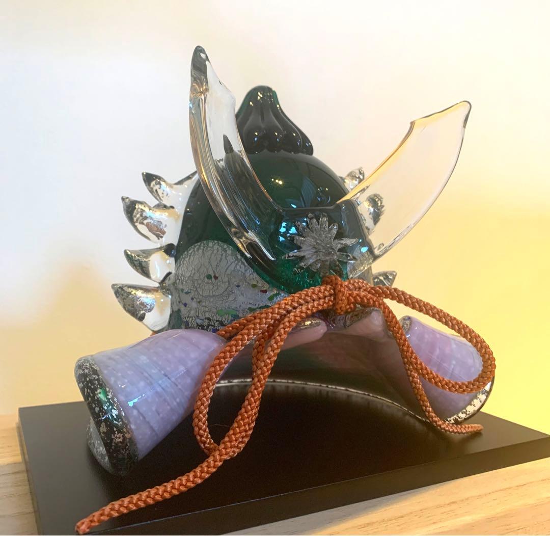 黒木国昭 作 『光琳』ガラス製　兜　かぶと　桐箱と台座付