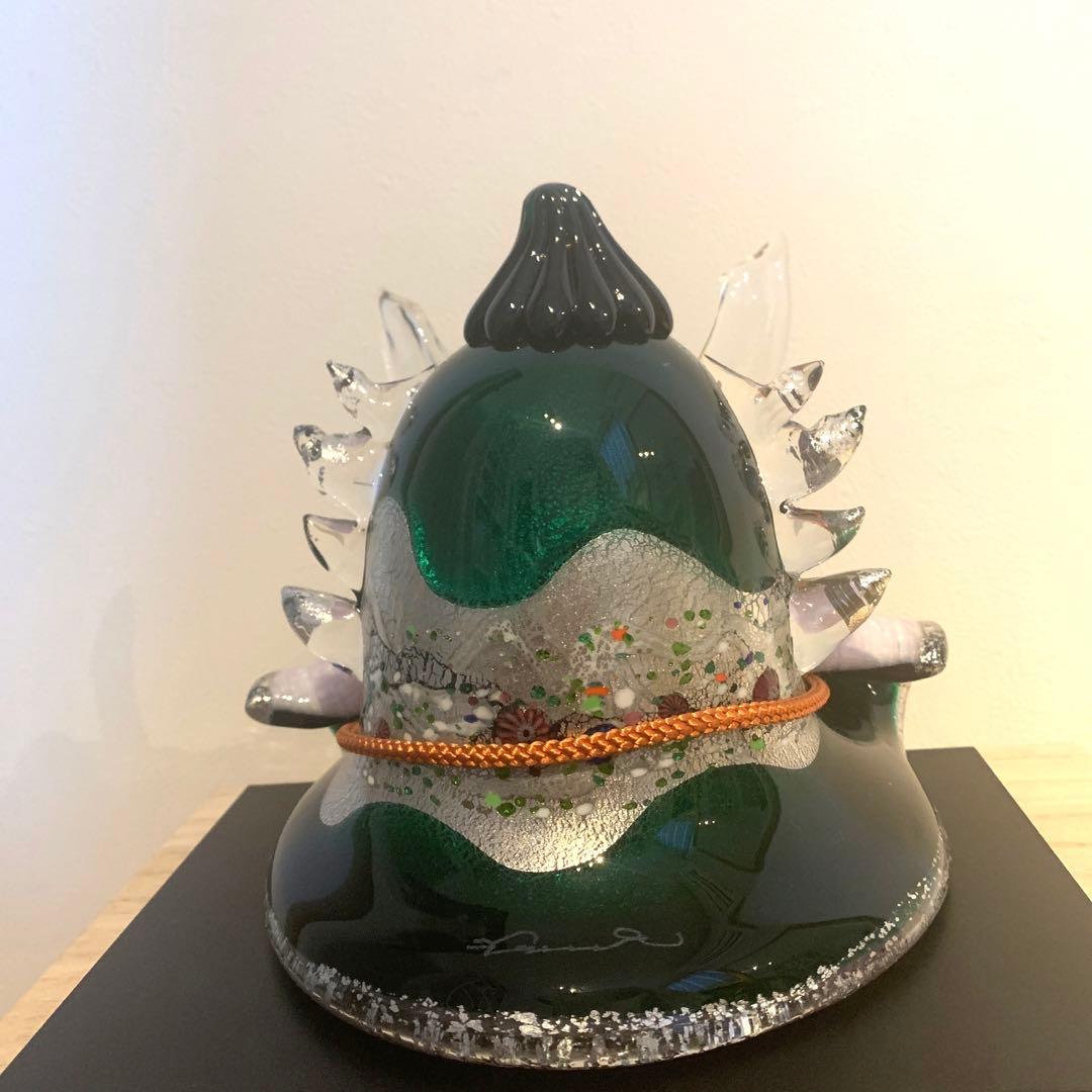 黒木国昭 作 『光琳』ガラス製　兜　かぶと　桐箱と台座付