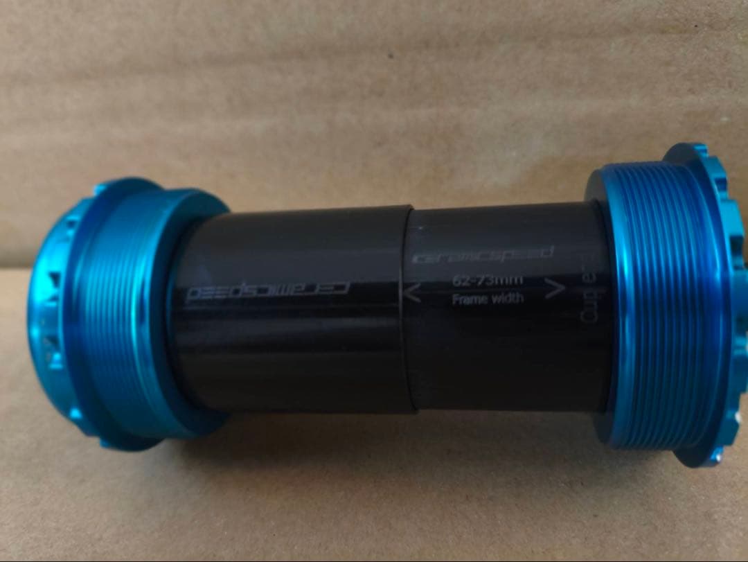 美品 セラミックスピード T47 BB