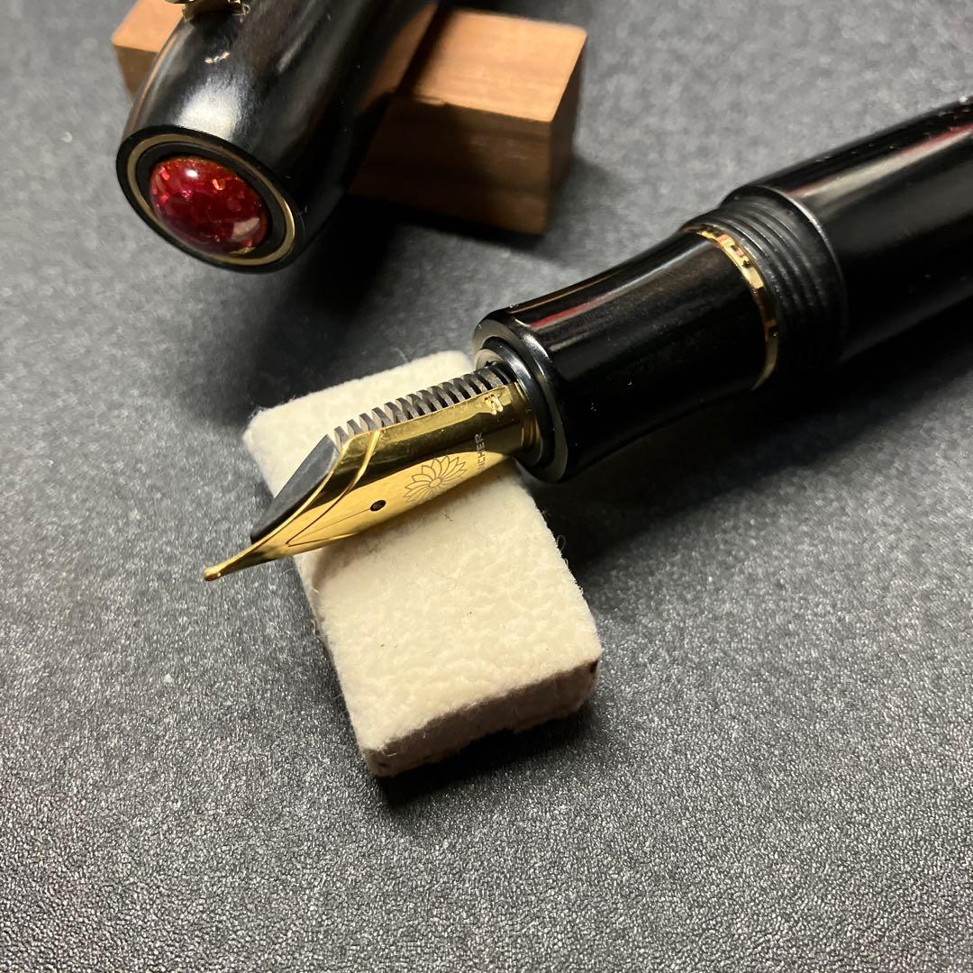 ワンチャー製ベークライト七宝万年筆　Ｍ中字 新品未使用品　インクオマケ付き