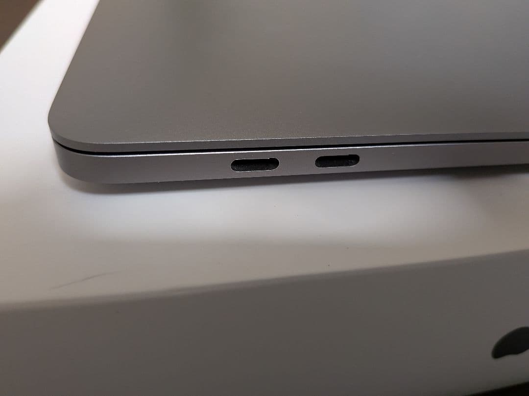 充電141回MacBook Pro 2020 13.3インチ i5 256GB