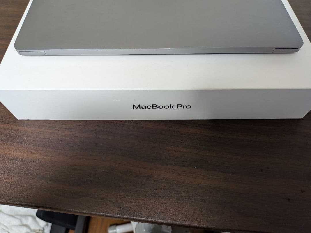 充電141回MacBook Pro 2020 13.3インチ i5 256GB