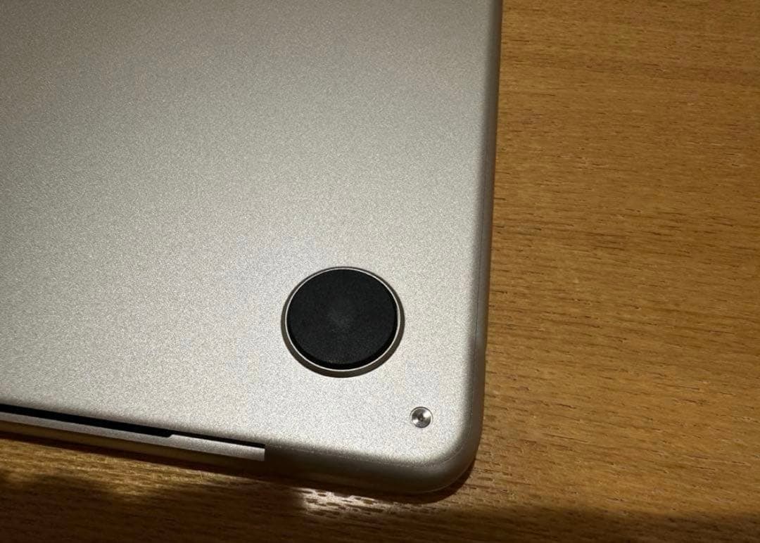 MacBookAir M2 13インチ 8GB/256GB 箱付　スターライト